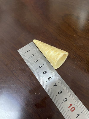 食品工業のためのフル オートマチックのアイスクリーム・コーン焼ける焼ける機械6000pcs/H